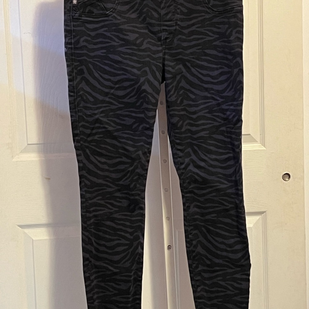 Rock & Republic Black Gray Skinny Pants
